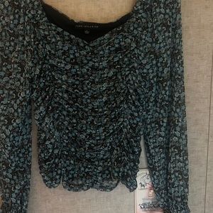 Jane and Delancey ladies top